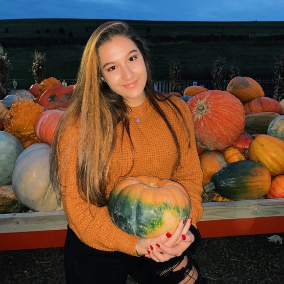 Meet your Posher, Soliana - Picture 2 of 3